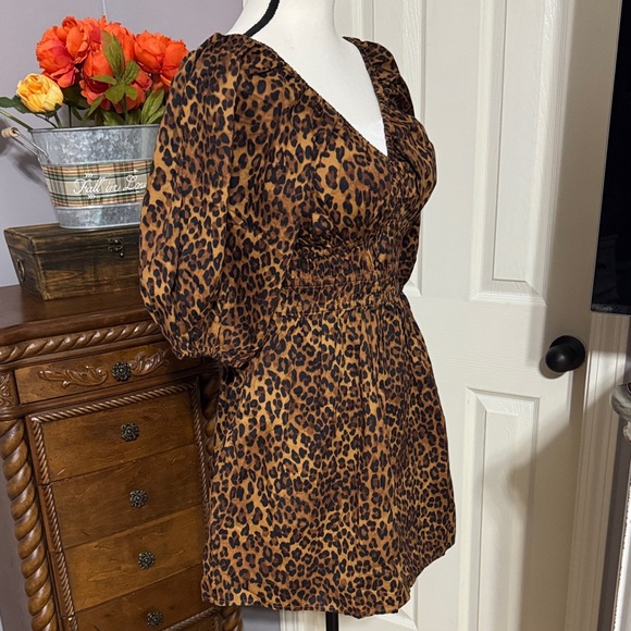 Old Navy Leopard Print Mini Dress PM - Picture 3 of 9